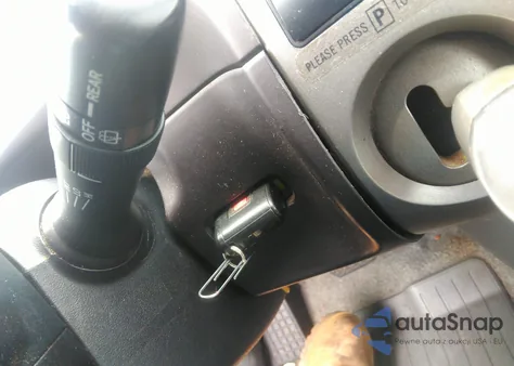 2005 Toyota Prius из США, поврежденный, VIN JTDKB20U353045795